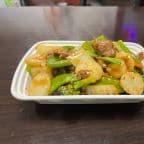 Best Beef with Scallop in Garlic Sauce in Mohegan Lake, NY